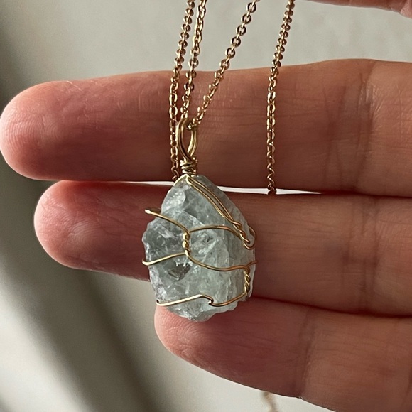 Wire wrapped natural green fluorite crystal pendant and gold tone metal chain - Picture 7 of 8